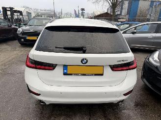 BMW 3-serie 330e 135KW Autom. Clima Navi Leer Led picture 3