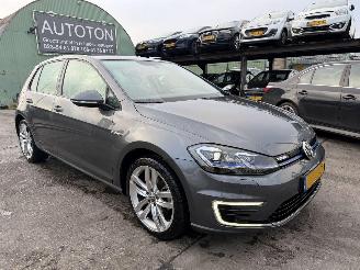 Coche accidentado Volkswagen e-Golf 36 kWh 100KW DSG Clima Navi Leer Led 2020/11