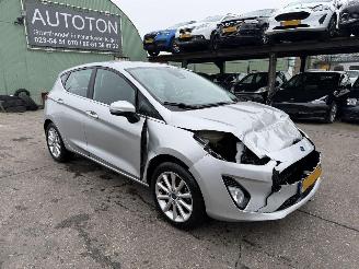 uszkodzony samochody osobowe Ford Fiesta 1.0 Ecoboost 70KW Clima Navi Titanium NAP 2020/3