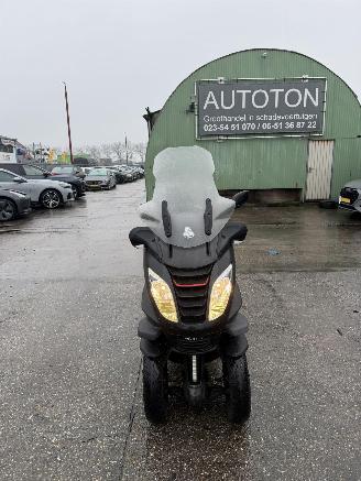 Peugeot Metropolis 400 RS 26KW Automaat picture 13