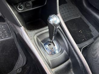 Peugeot 2008 1.2 60KW Automaat Clima Led Active NAP picture 11