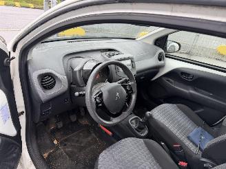 Peugeot 108 1.0 e-VTI 53KW Airco Led 5-Drs Active NAP picture 6