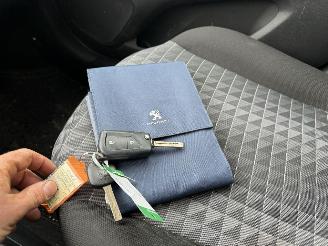 Peugeot 108 1.0 e-VTI 53KW Airco Led 5-Drs Active NAP picture 10