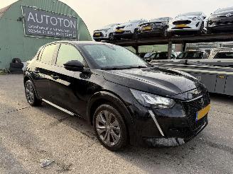 Vaurioauto  passenger cars Peugeot e-208 50 kWh EV 100KW Active Pack Clima Navi Led 5-Drs NAP 2023/4