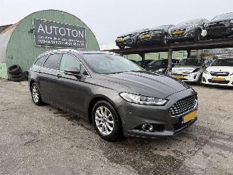 Vaurioauto  passenger cars Ford Mondeo 2.0 TDCI 110KW Pano Clima Navi Led Titanium NAP 2015/5