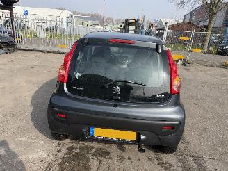 Peugeot 107 1.0-12V 50KW Airco 5-Drs Millesim NAP picture 3