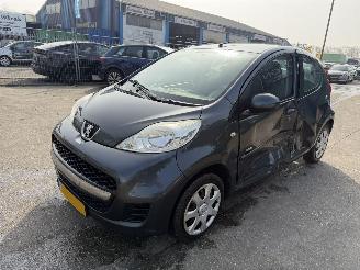 Peugeot 107 1.0-12V 50KW Airco 5-Drs Millesim NAP picture 5