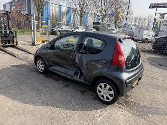 Peugeot 107 1.0-12V 50KW Airco 5-Drs Millesim NAP picture 4