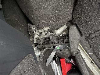 Tesla Model Y 75 kWh Long Range AWD 258KW Clima Navi Pano Led NAP picture 12