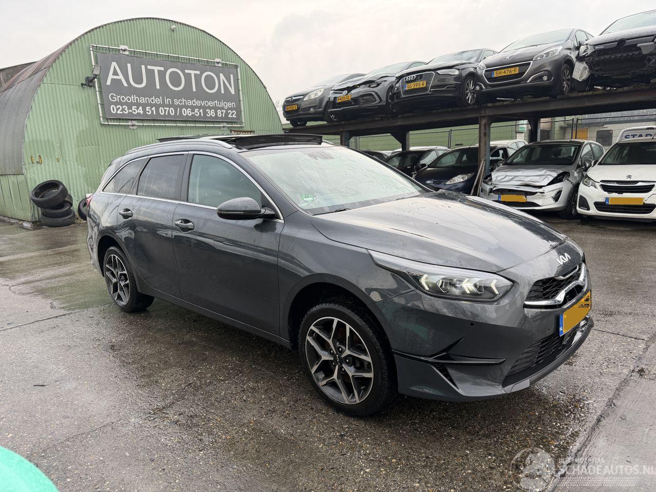 Kia Cee d 1.5 T-GDI 118KW Autom. Pano GT-Line Clima Navi Led Xenon MHEV NAP