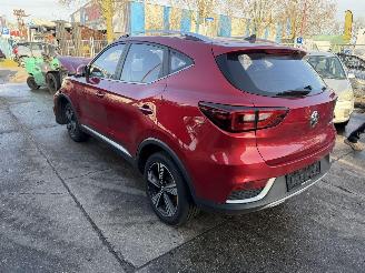 MG ZS EV 45 kWh Luxury Pano NAP105 picture 3