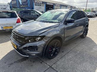 Schadeauto Volkswagen T-Roc 1.5 TSI 110KW DSG R Clima Navi Led Xenon Virtual Dash 2020/7