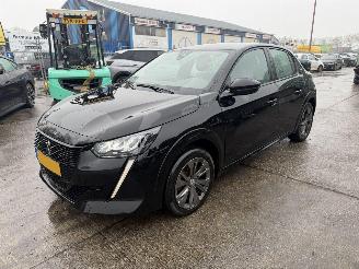 uszkodzony samochody osobowe Peugeot e-208 50 kWh 100KW EV Clima Navi Led Active Pack NAP 2023/5