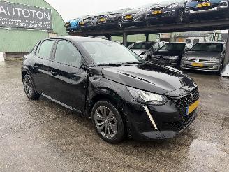 krockskadad bil auto Peugeot e-208 50 kWh 100KW EV Clima Navi Led Active Pack NAP 2023/5