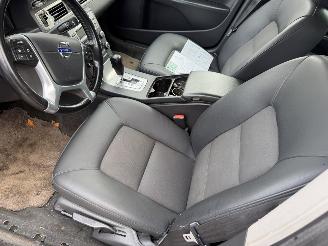 Volvo V-70 2.4D 129KW Autom. Navi Clima Xenon Kinetic picture 7