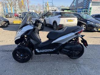 Unfall Kfz Motorrad Piaggio MP3 300 19KW HPE Sport Led 2023/5