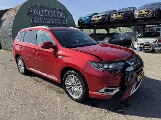 Mitsubishi Outlander 2.4 PHEV 99KW Clima Navi Schuifdak IntenseNAP picture 3