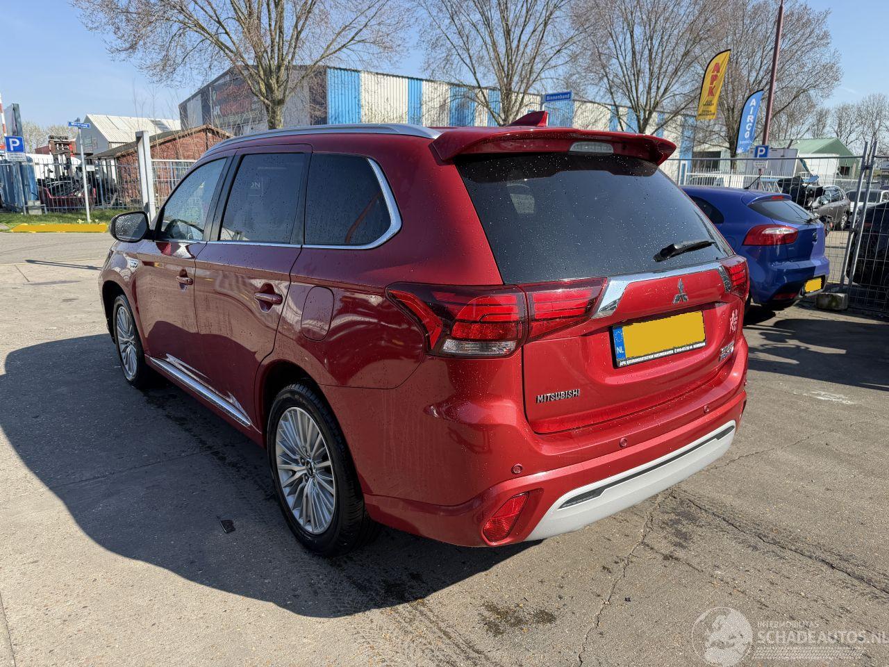 Mitsubishi Outlander 2.4 PHEV 99KW Clima Navi Schuifdak IntenseNAP