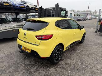 Unfallwagen Renault Clio 0.9 TCE 66KW 7-Edition Clima Navi Led 2014/4
