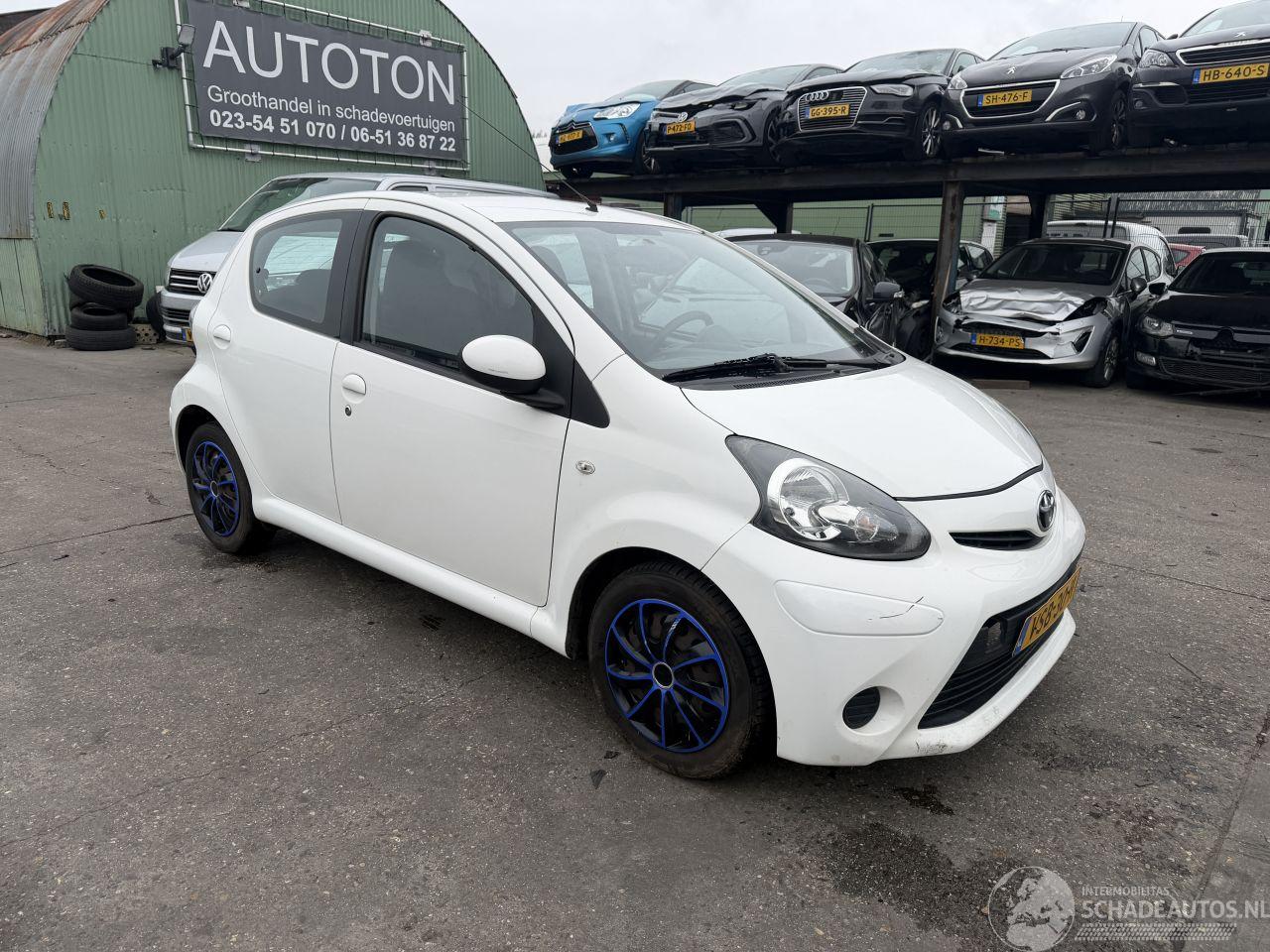 Toyota Aygo 1.0-12V 50KW Airco 5-Deurs Cool NAP
