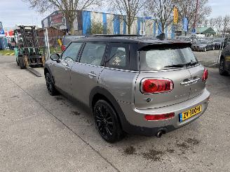 Schadeauto Mini Clubman 1.5 100KW Autom. Pano Clima Navi Led Cooper Business 2019/8