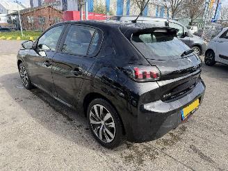 Unfallwagen Peugeot 208 1.2 55KW Clima Navi Led Active Pack 5-Drs NAP 2023/7