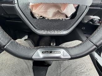 Peugeot 5008 1.2 96KW GT-Line Pano Clima Navi 7-Pers 360Camera NAP picture 15