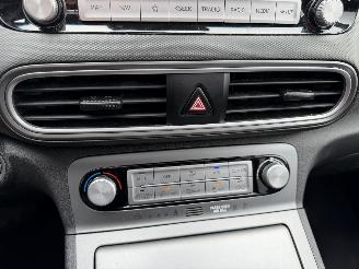 Hyundai Kona 64 kWh EV 150KW Schuifdak Clima Navi Led Fashion picture 10