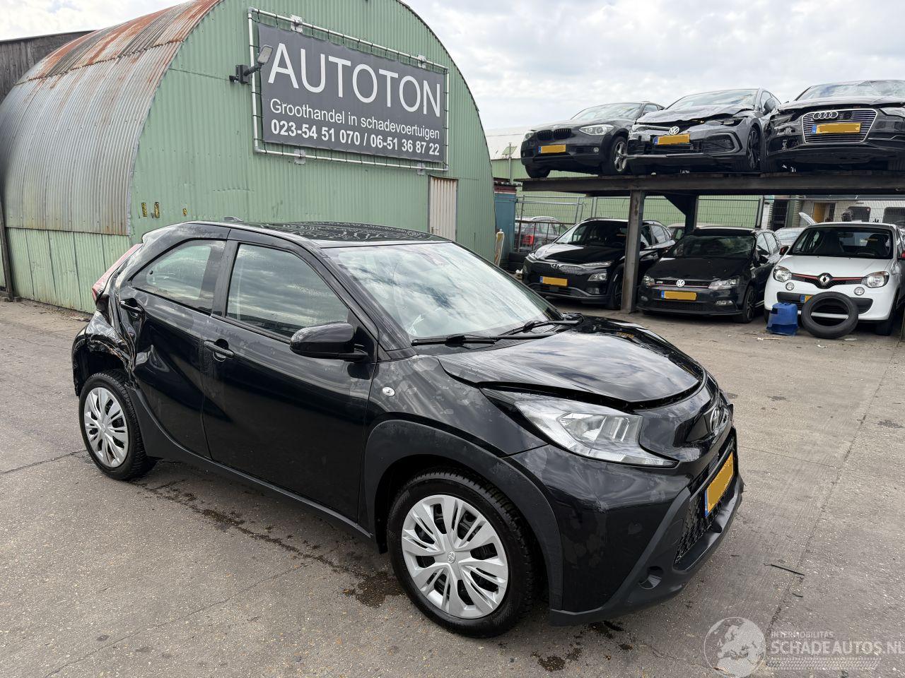 Toyota Aygo 1.0 VVT-I 53KW MT Play Airco 5-Deurs NAP