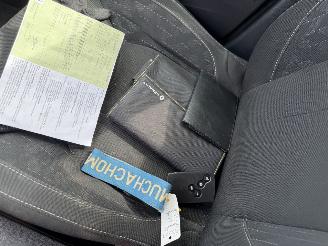 Renault Clio 1.5 DCI 66KW Clima Navi Led Limited picture 10