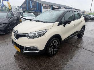 uszkodzony samochody osobowe Renault Captur 0.9 TCE 66KW Dynamique 2014/5