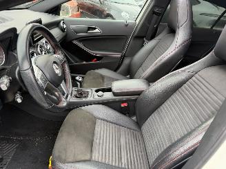 Mercedes A-klasse 180 90KW Prestige Pano Clima Navi Led Xenon AMG-pakket picture 8