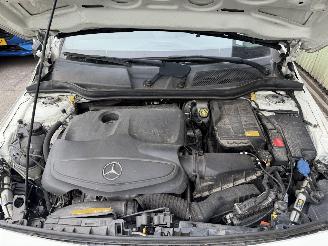 Mercedes A-klasse 180 90KW Prestige Pano Clima Navi Led Xenon AMG-pakket picture 18