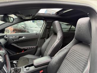 Mercedes A-klasse 180 90KW Prestige Pano Clima Navi Led Xenon AMG-pakket picture 9