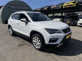 Schadeauto Seat Ateca 1.0 EcoTSI 85KW Clima Navi Led Style Business Intense NAP 2019/2