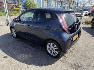 Toyota Aygo 1.0 VVT-I 51KW X-JOY Clima Navi Led Camera picture 3