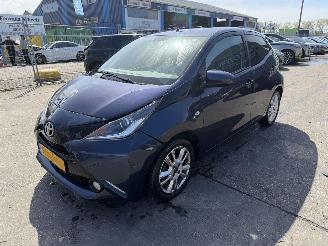 uszkodzony samochody osobowe Toyota Aygo 1.0 VVT-I 51KW X-JOY Clima Navi Led Camera 2018/2