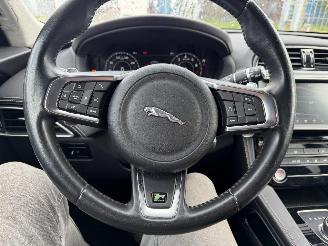 Jaguar F-Pace 2.0T 184KW Autom. AWD Clima Navi Led Xenon Portfolio picture 15