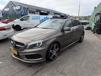 Mercedes A-klasse 200 Prestige 115KW Pano Clima Navi Led Xenon AMG-Pakket picture 2