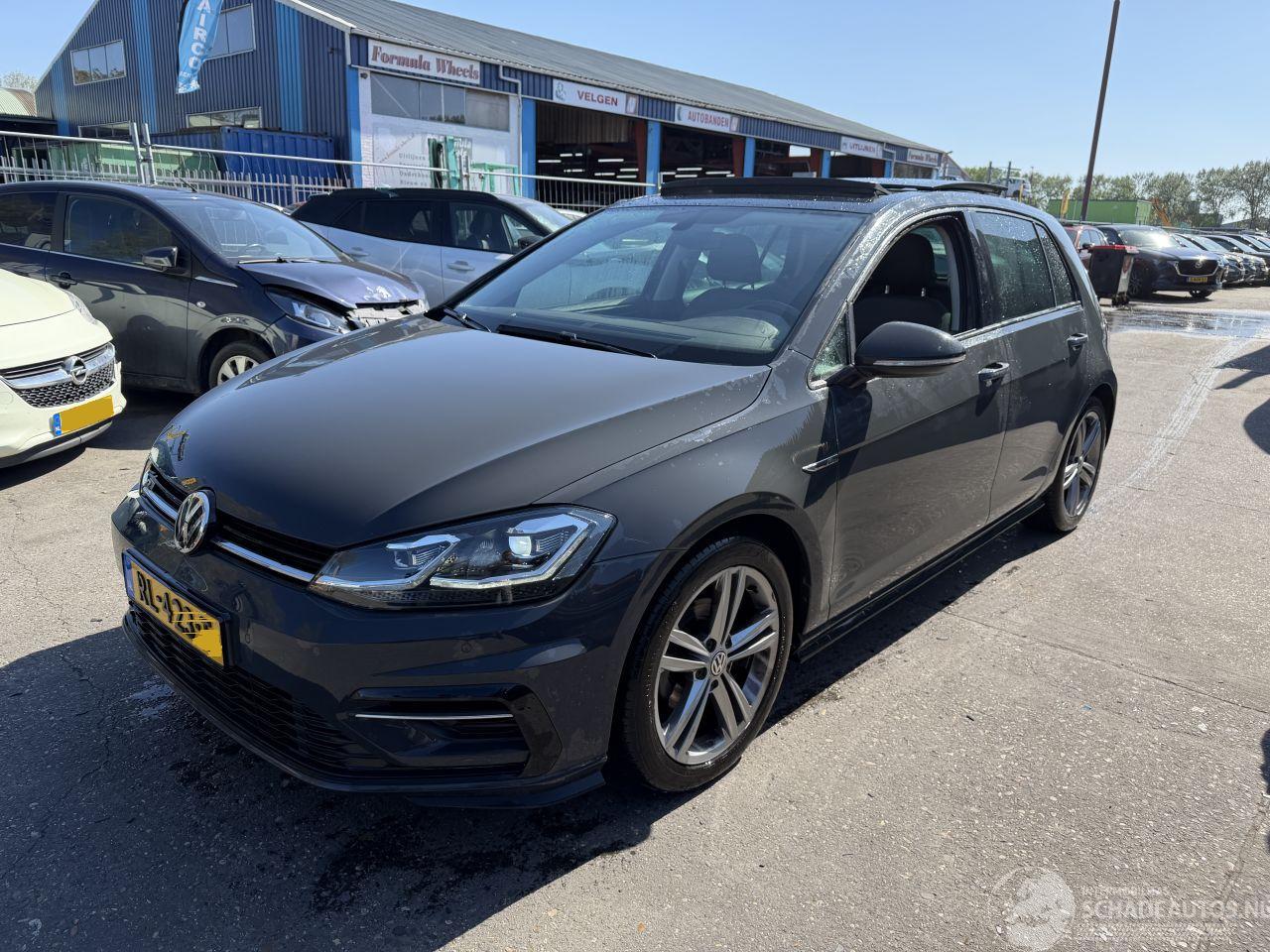 Volkswagen Golf 1.0 TSI DSG Pano Clima Navi Virtual Dash Highline R 5 Deurs NAP