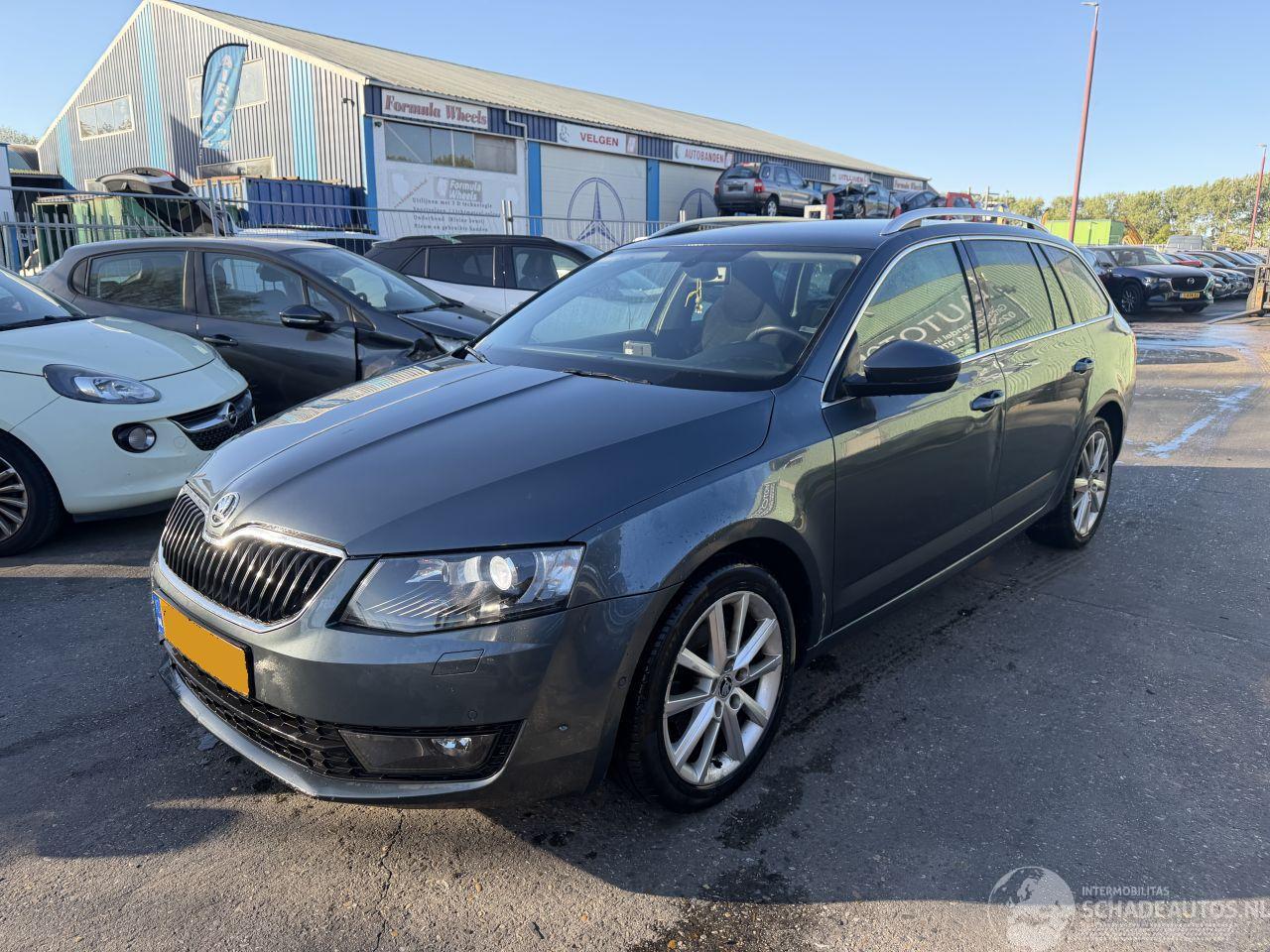 Skoda Octavia 1.6 TDI 77KW DSG Clima Navi Led Xenon Businessline Elegance