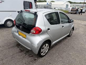 Toyota Aygo 1.0-12V 50KW 5-Deurs picture 3