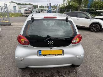 Toyota Aygo 1.0-12V 50KW 5-Deurs picture 4