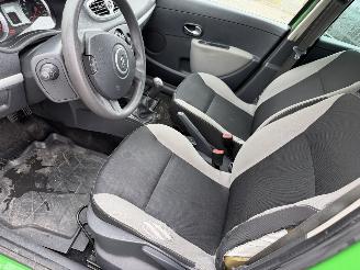 Renault Clio 1.2-16V 55KW Navi Airco Authentique picture 8