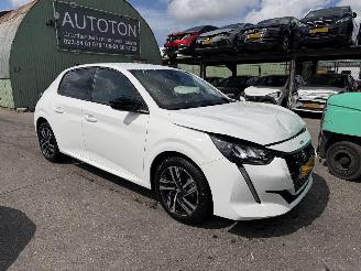 Damaged car Peugeot 208 1.2 55KW Allure Clima Navi 360 Camera NAP 2022/5