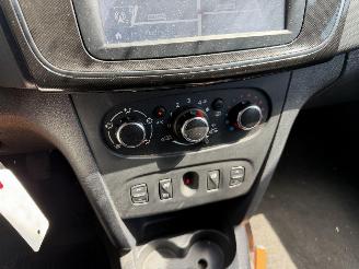 Dacia Logan 0.9 TCE 66KW MVC Airco Navi Led Laureate NAP picture 11
