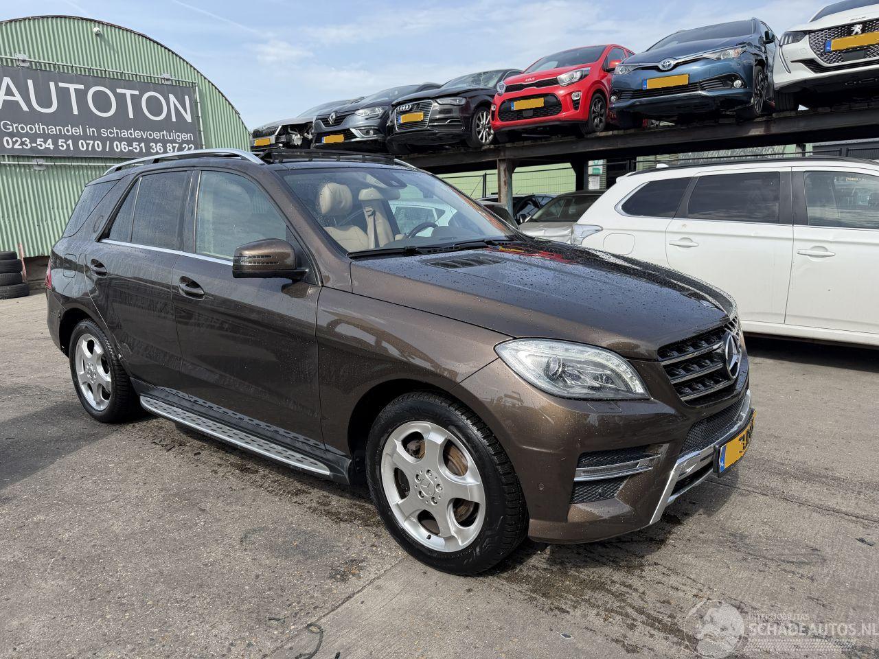 Mercedes M-klasse 350 CDI 190KW BlueTEC Pano Clima Navi Led Xenon Camera 4Matic