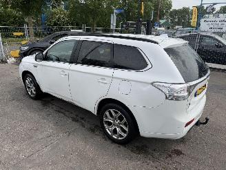 Mitsubishi Outlander 2.0 PHEV Autom. Schuifdak Clima Navi Xenon Instyle picture 4