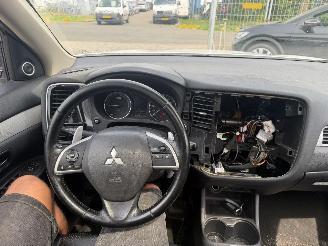 Mitsubishi Outlander 2.0 PHEV Autom. Schuifdak Clima Navi Xenon Instyle picture 10