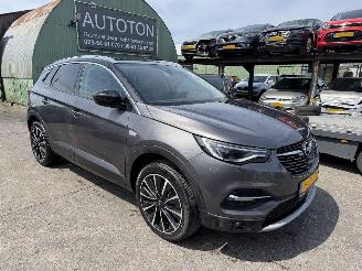 Damaged car Opel Grandland 1.6 Turbo 147KW Hybrid4 Autom. 4WD Business Executive Clima Navi Led Xenon 2020/11